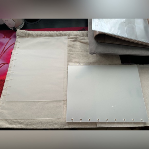 Moterm - HP Classic Leather Planner Cover - Taupe - Picture 6 of 9